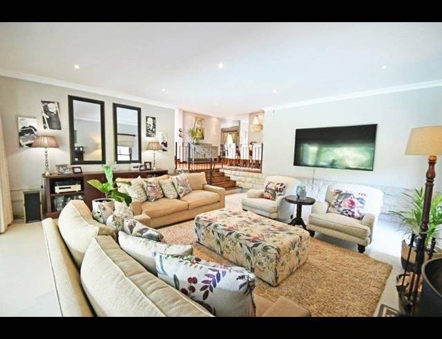 4 BEDROOM FREESTANDING TO LET IN DAWNCLIFFE